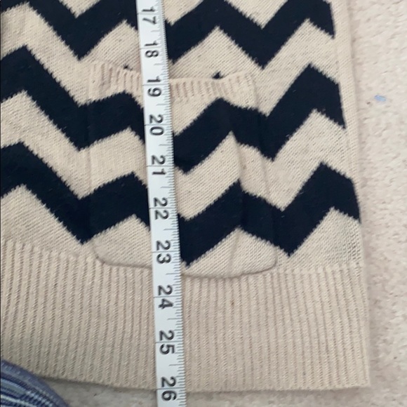 🥭(4 for $15) Forever21 Cardigan - Picture 7 of 8